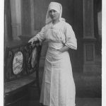 Madeleine Cortet, infirmière, 1919, don de M. Daniel COFFINET.