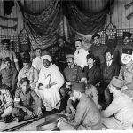 Visite du pacha de Casablanca aux soldats hospitalisés à l’hôpital Cochin, le "café Maure", 18 juillet 1915.