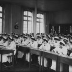 Élèves infirmières dans la salle d’études, 1909.