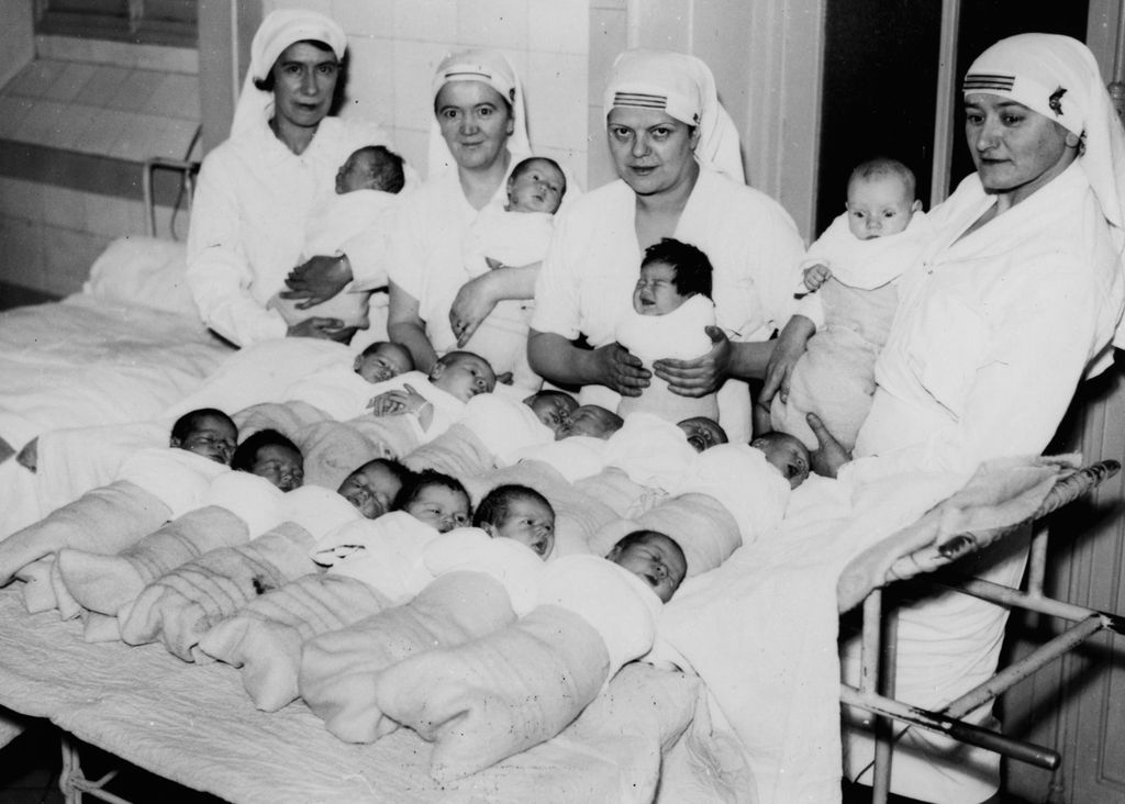 Les nouveau-nés de la maternité Port-Royal, janvier 1937 (Archives AP-HP, 3FI/4/Cochin/1721).