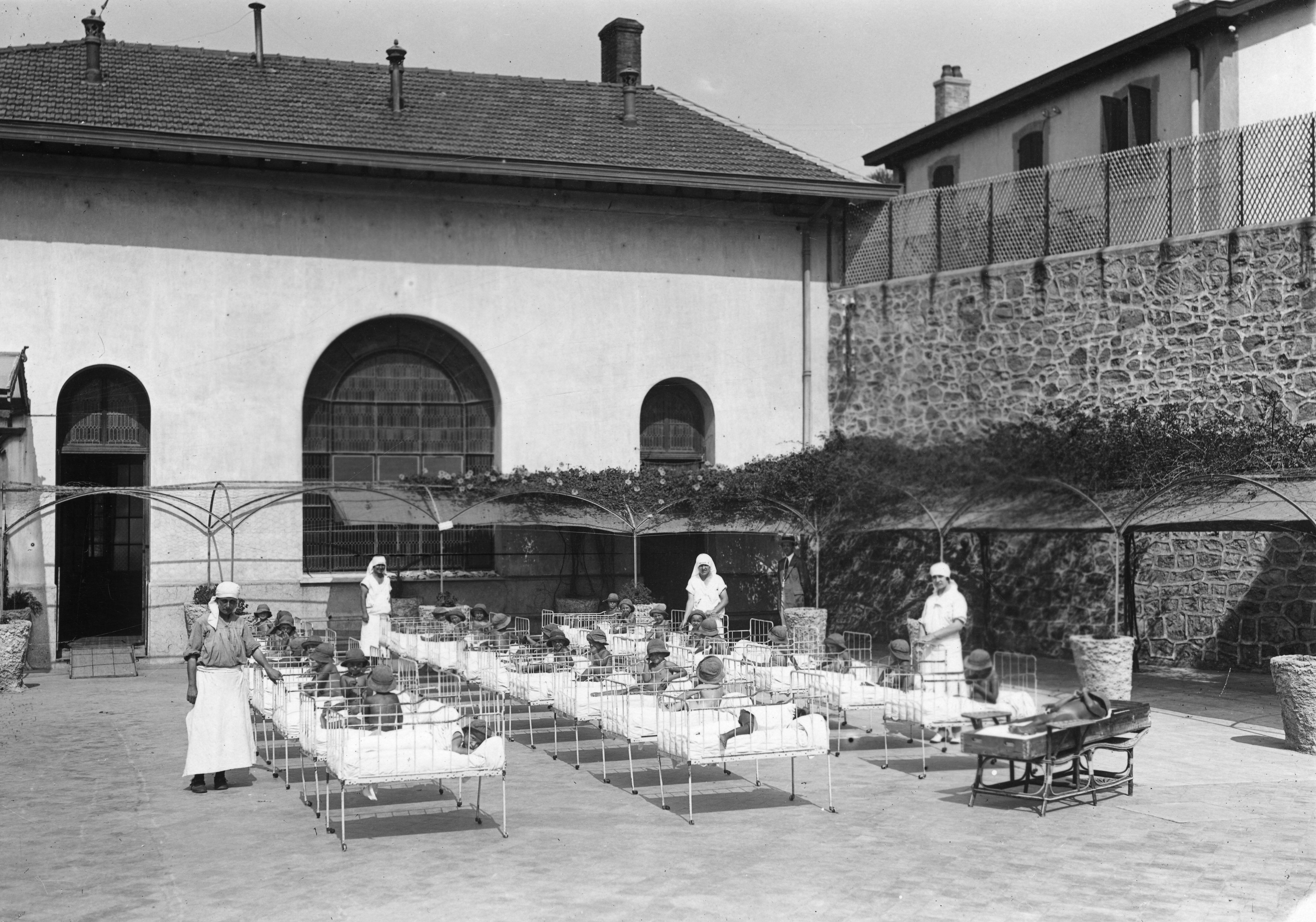 Cure de soleil, hôpital marin San Salvadour, 1926