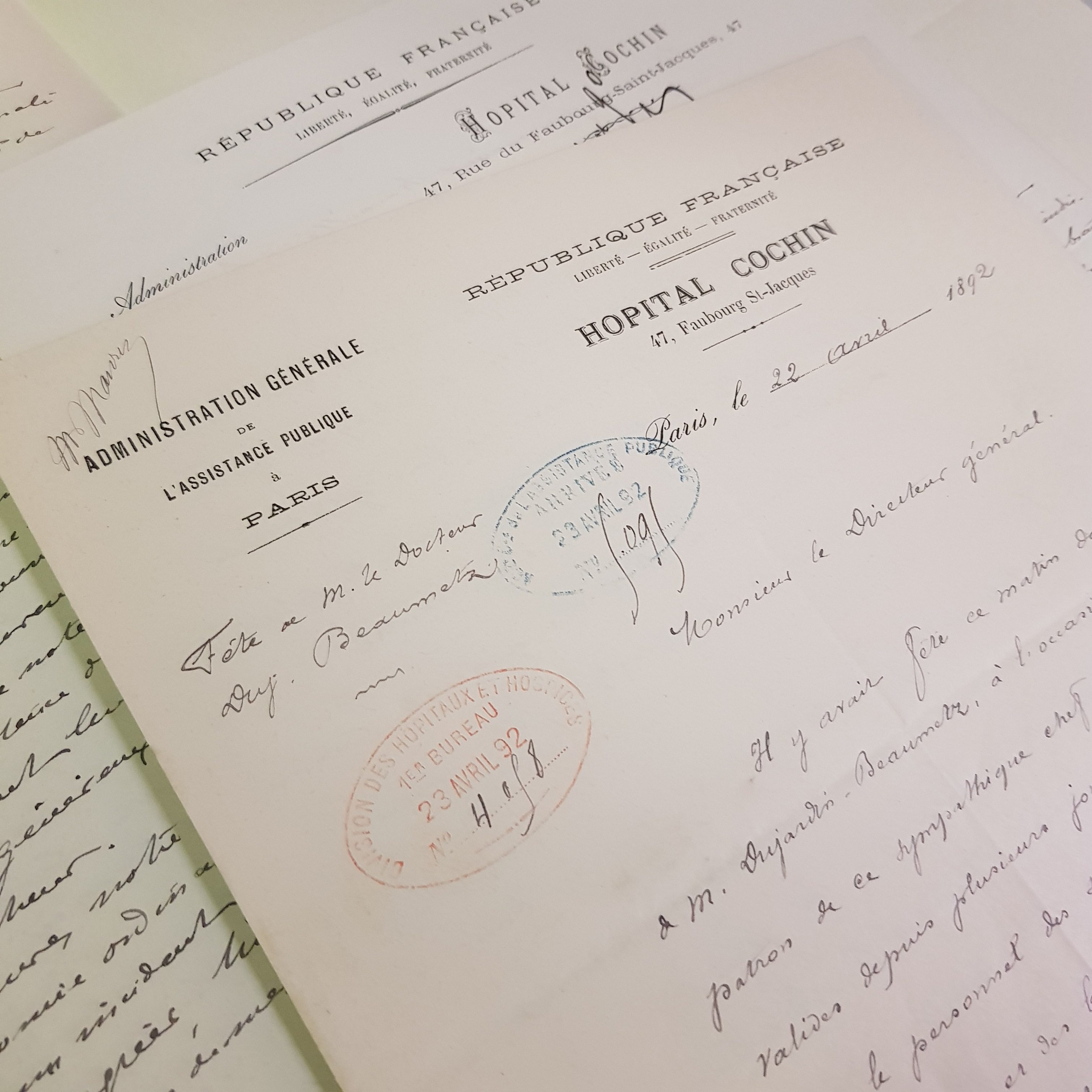 Hôpital Cochin, lettres au directeur général concernant les festivités du service du Dr Edouard Dujardin-Beaumetz, 1892.