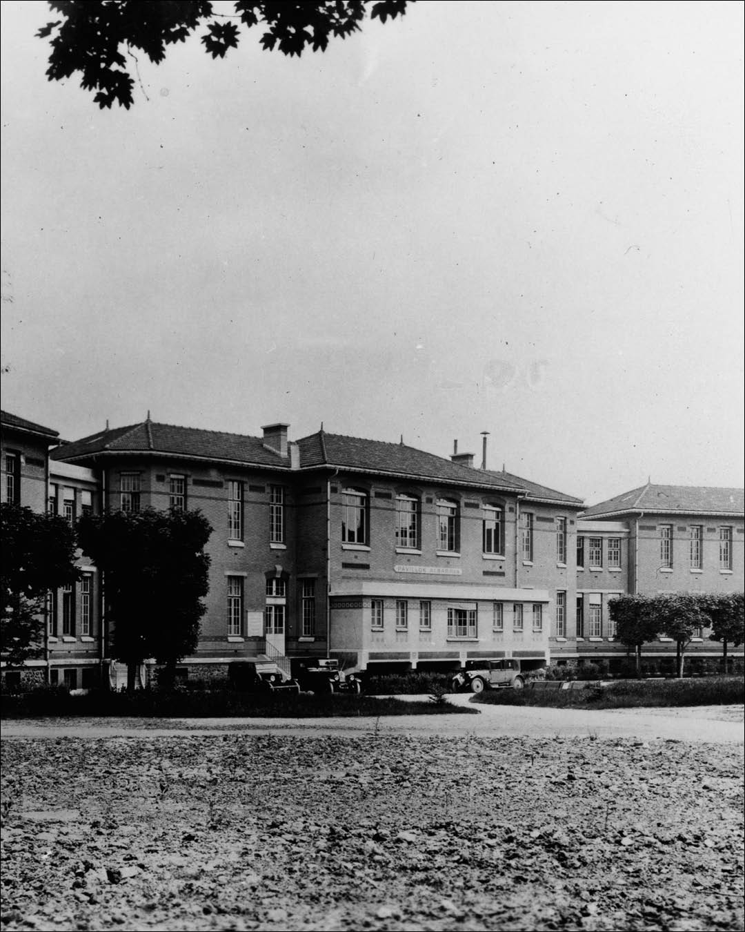 Hôpital Cochin, pavillon Albarran, service de chirurgie urinaire, 1928.