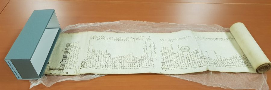 Conditionnement d'un rouleau de compte de l'établissement Saint-Jacques aux Pèlerins.