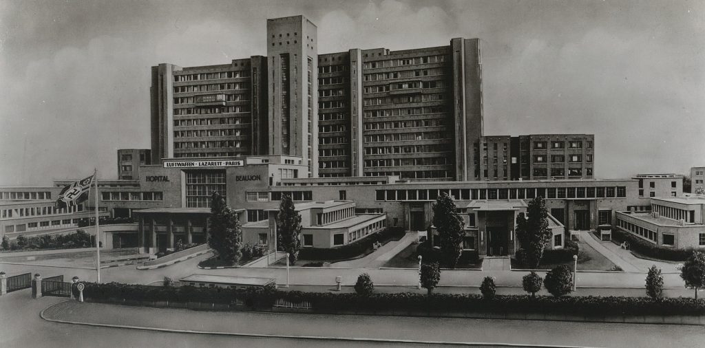 Réquisition de l’hôpital Beaujon, années 1940. Photographie officielle allemande (fonds privé du Pr Henri Nahum) (Archives AP-HP, 14/Z)